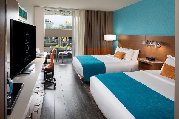 Shore Hotel image 2